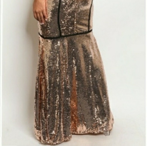 New Year's eve Rose Gold sequins gown - Picture 4 of 4